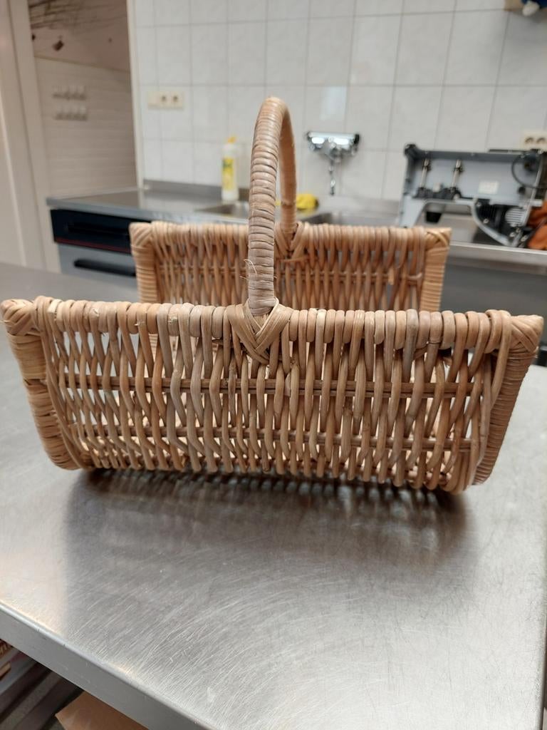 4 rieten manden: haardhout en broodmanden (41x34x33 cm), Ophalen, Gebruikt, Mand, Riet