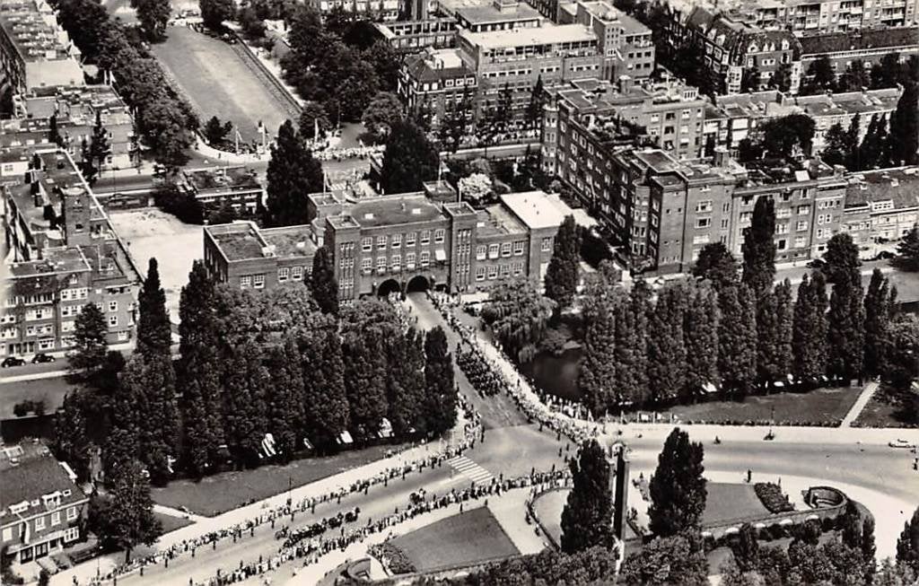 Amsterdam Zuid Omg. Valeriusplein Amst Lyceum 1961 Luchtfoto, Ophalen of Verzenden, 1960 tot 1980, Ongelopen, Noord-Holland
