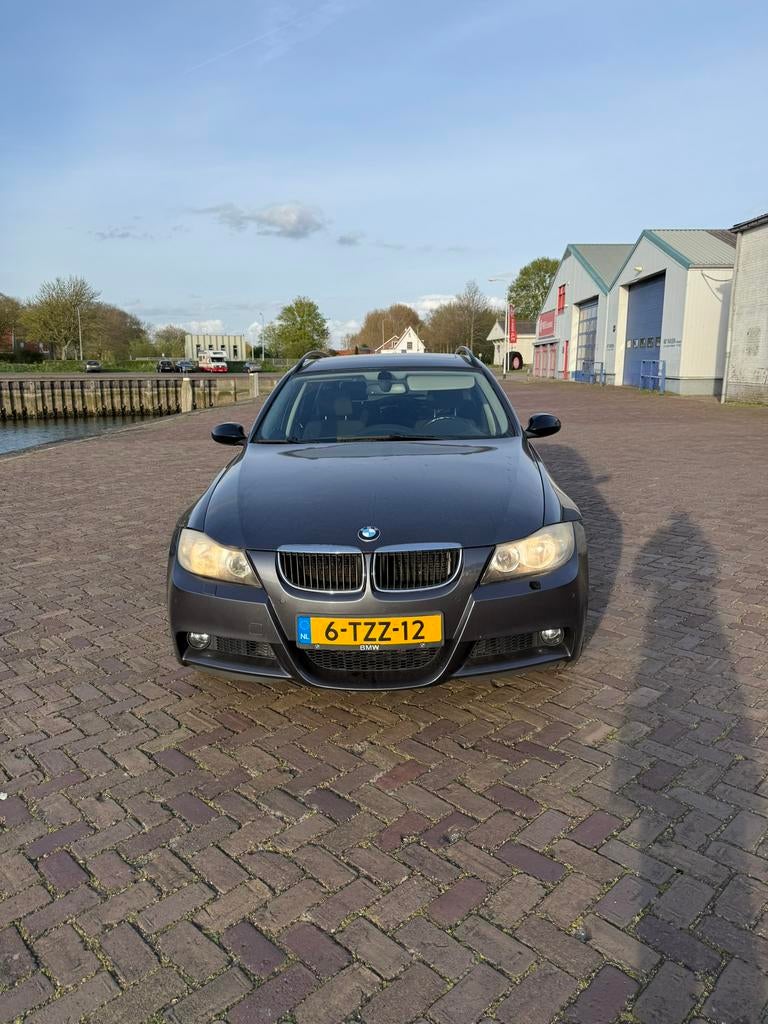 BMW 3-Serie 2.0 I 320 Touring 2006 Grijs, 13 km/l, 1995 cc, 4 cilinders, Handgeschakeld