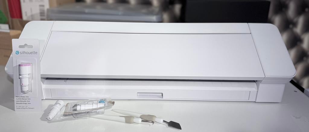Te koop silhouette cameo 4 plus, Hobby en Vrije tijd, Knutselen, Zo goed als nieuw, Ophalen