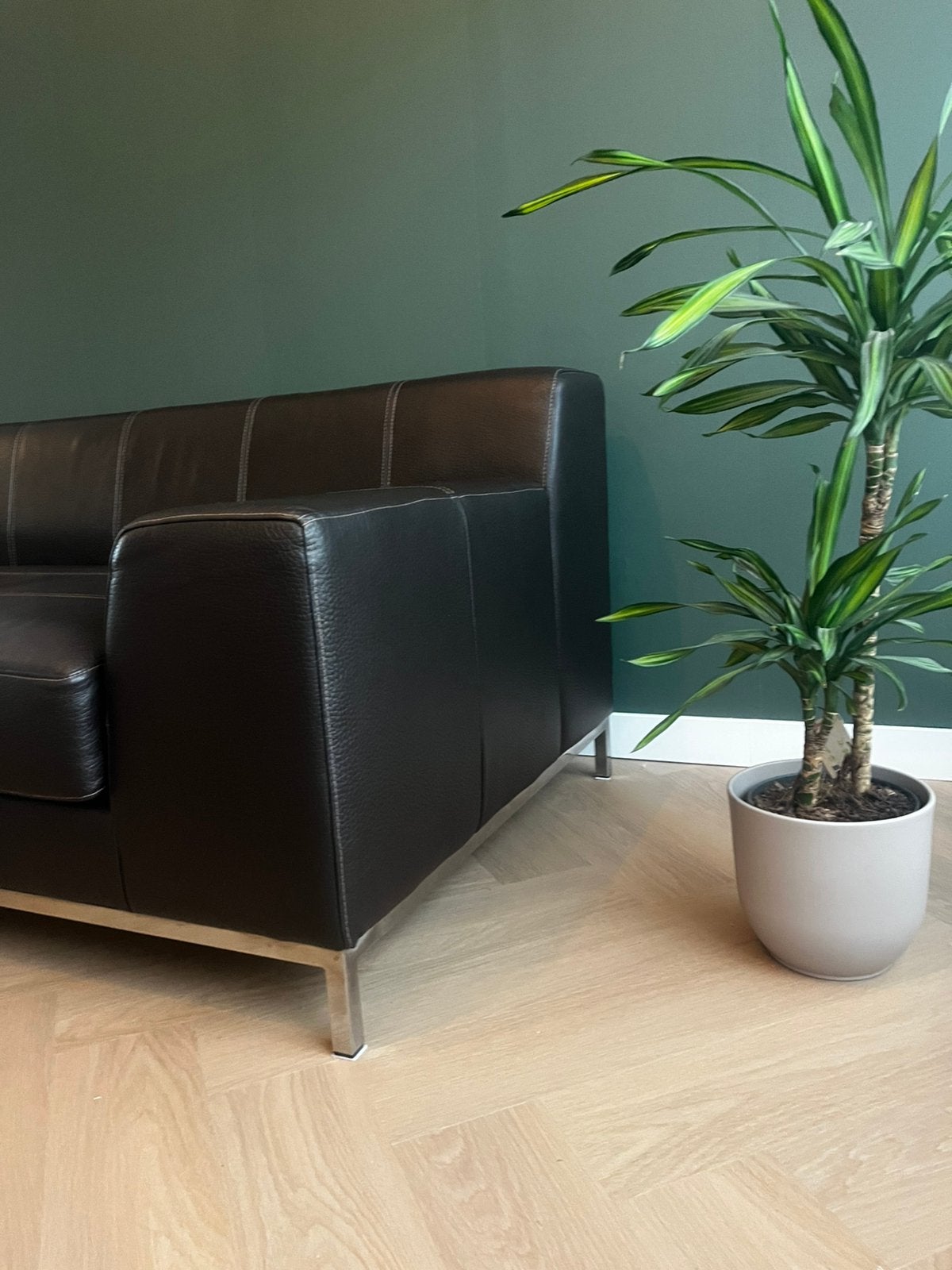 Foto 4 van Vintage IKEA Kramfors 2-zitsbank | Donkerbruin leer