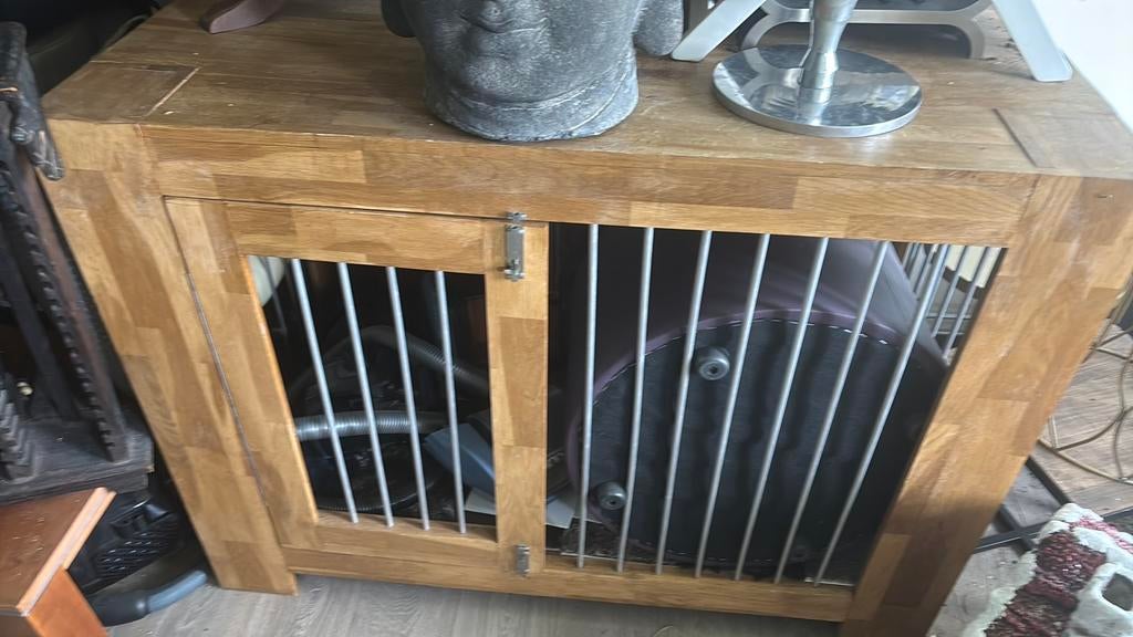 Eiken houten  bensch/ hondenkooi ( NU) €125,-, Dieren en Toebehoren, Hondenhokken, Ophalen of Verzenden, Zo goed als nieuw, 110 cm of meer