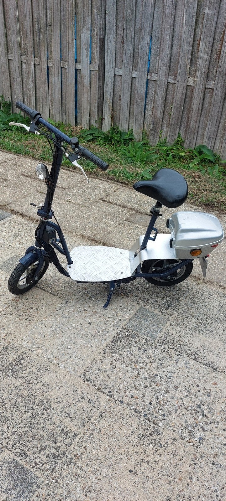 Te Koop Goedgekeurde (RDW) Elektrische Step + nieuwe oplader, Fietsen en Brommers, Steps, Ophalen of Verzenden, Zo goed als nieuw