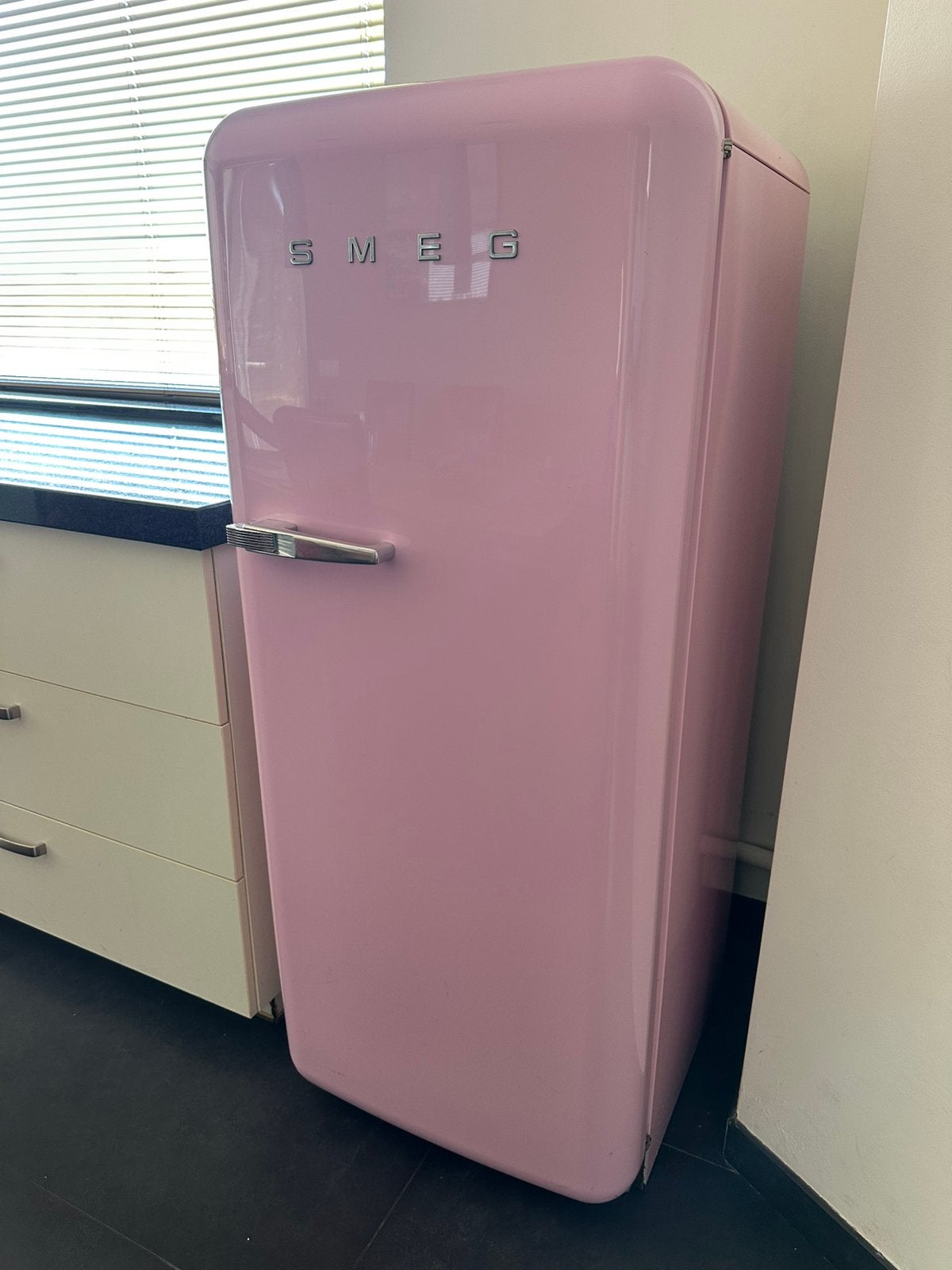 Smeg koelkast roze, defect, Ophalen, 200 liter of meer, 160 cm of meer, Niet werkend
