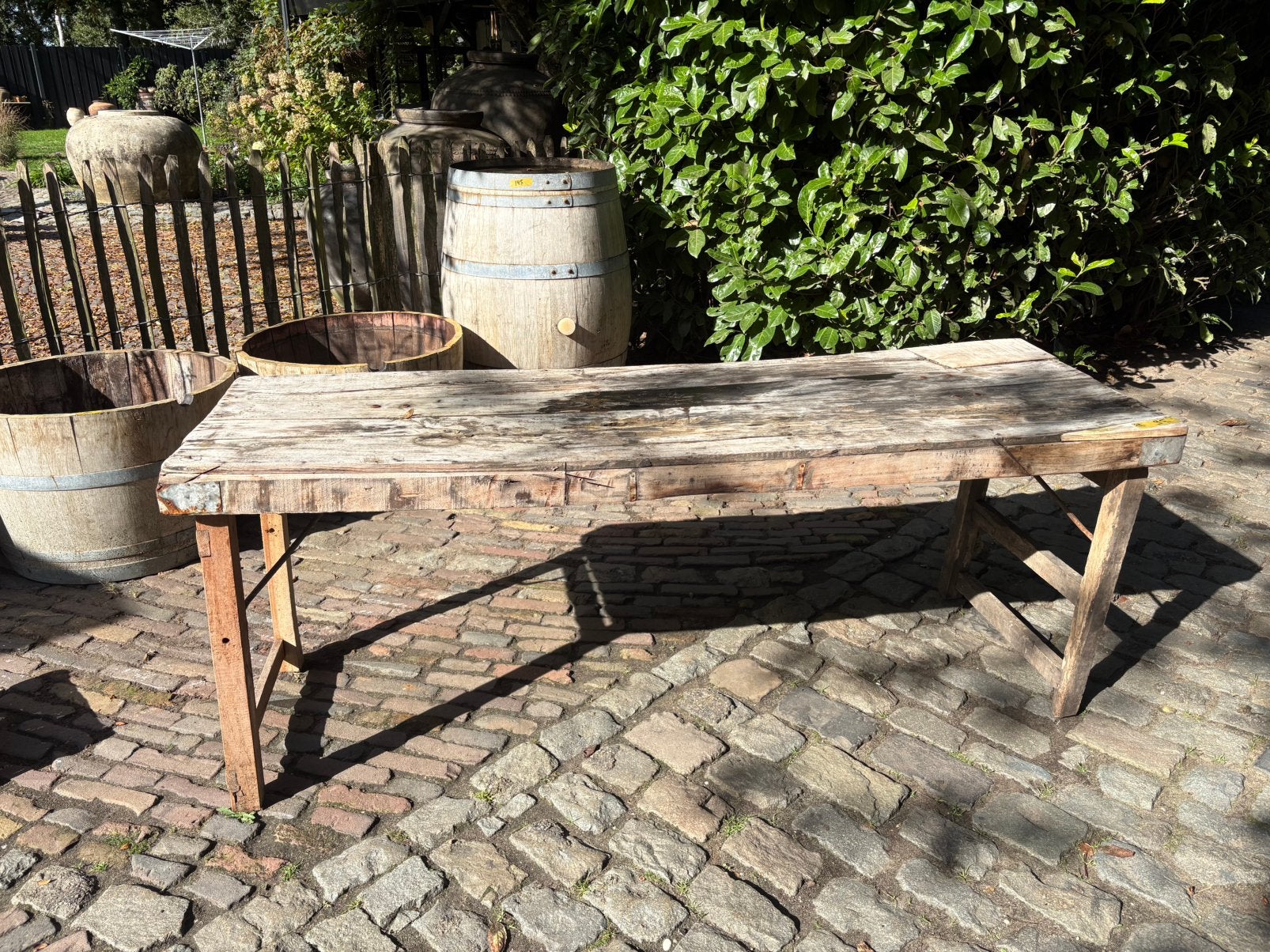 Oude markttafel uit India, Ophalen