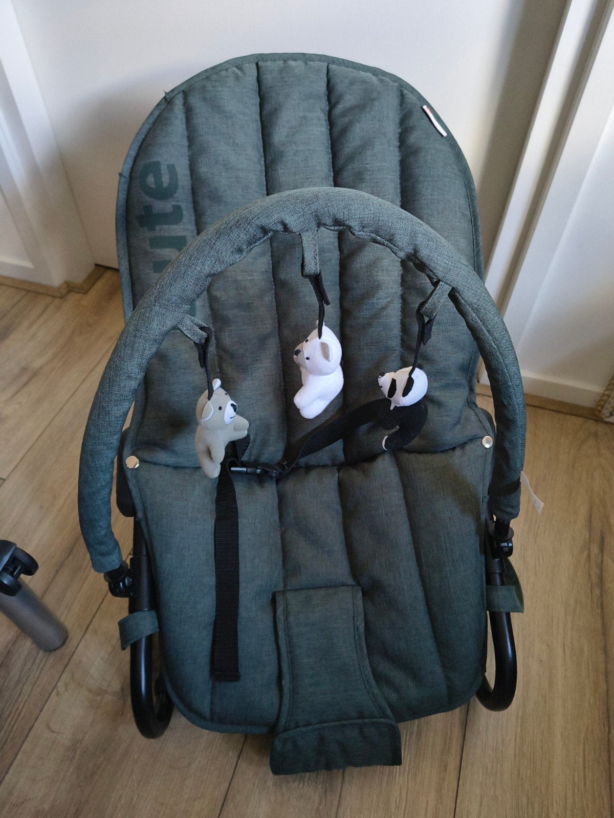 Qute Wipstoel met Speelboog, Kinderen en Baby's, Gebruikt, Wipstoel, Met gordel(s) of riempje(s), Ophalen