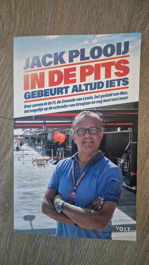 Jack Plooij: In de pits gebeurt altijd iets - Formule 1 boek, Nieuw, Ophalen of Verzenden, Overige sporten, Jack Plooij