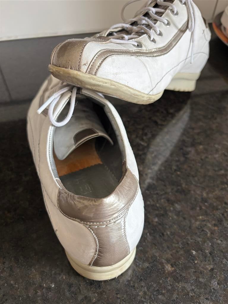 Sneakers wit met zilveren accenten Durea, mt 38, Durea, Wit, Ophalen of Verzenden, Sneakers of Gympen