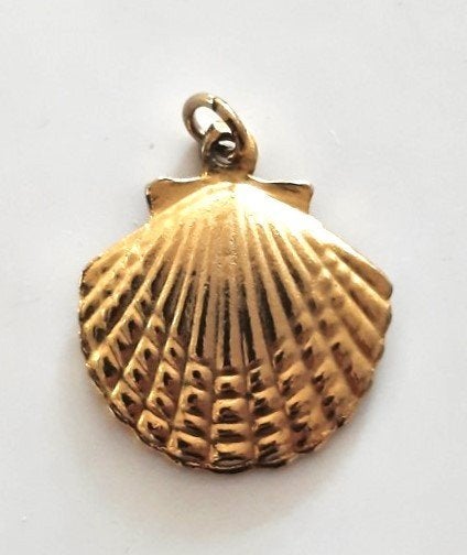 Mooie goudkleurige hanger Jakobsschelp (6917-137), Ophalen of Verzenden, Nieuw, Goud, Overige materialen