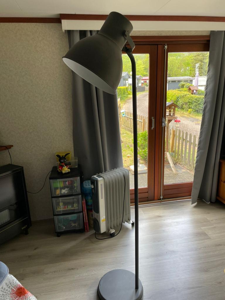 Industriele vloerlamp, Huis en Inrichting, Ophalen, Gebruikt, Metaal, 150 tot 200 cm