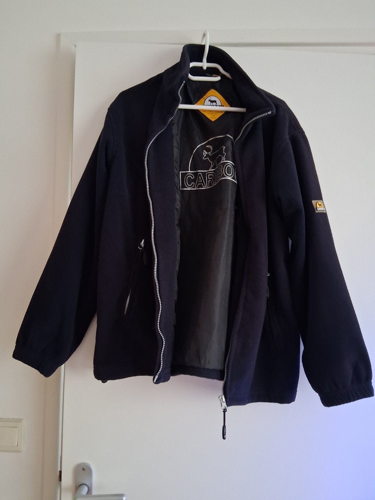 Donkerblauwe gevoerde fleece Caribou v. het Duitse sportmerk, Ophalen of Verzenden, Zo goed als nieuw, Blauw, Jas of Mantel