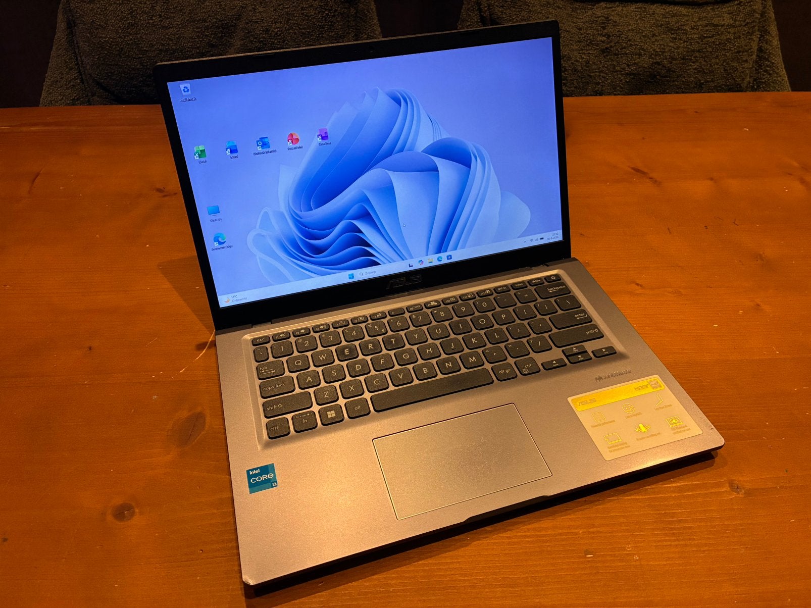 Asus vivobook X415EA, i3-1115G4, 8 Gb DDR4, 240 Gb SSD, UHD!, 256 GB, Asus, Qwerty, 11th Gen Intel(R) Core(TM) i3-1115G4