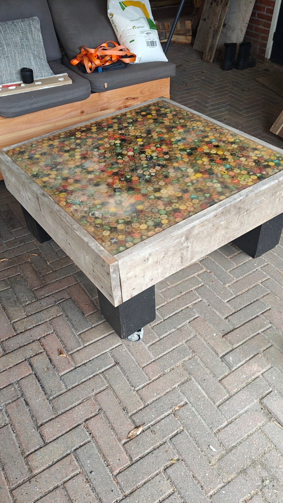 Unieke handgemaakte bierdopjes bijzettafel, Gebruikt, Vierkant, 75 cm of meer, Industrieel, Uniek, Handgemaakt