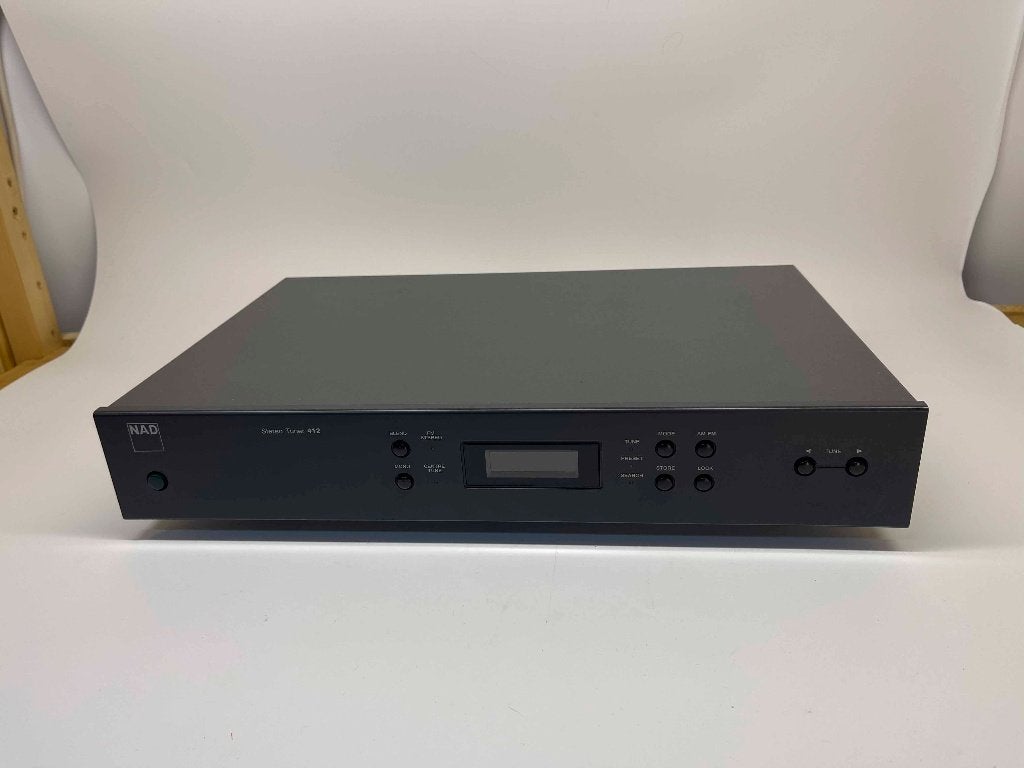 NAD Stereo Tuner 412-werk perfect - Display lampje is defect, N, Ophalen of Verzenden, Nad, N