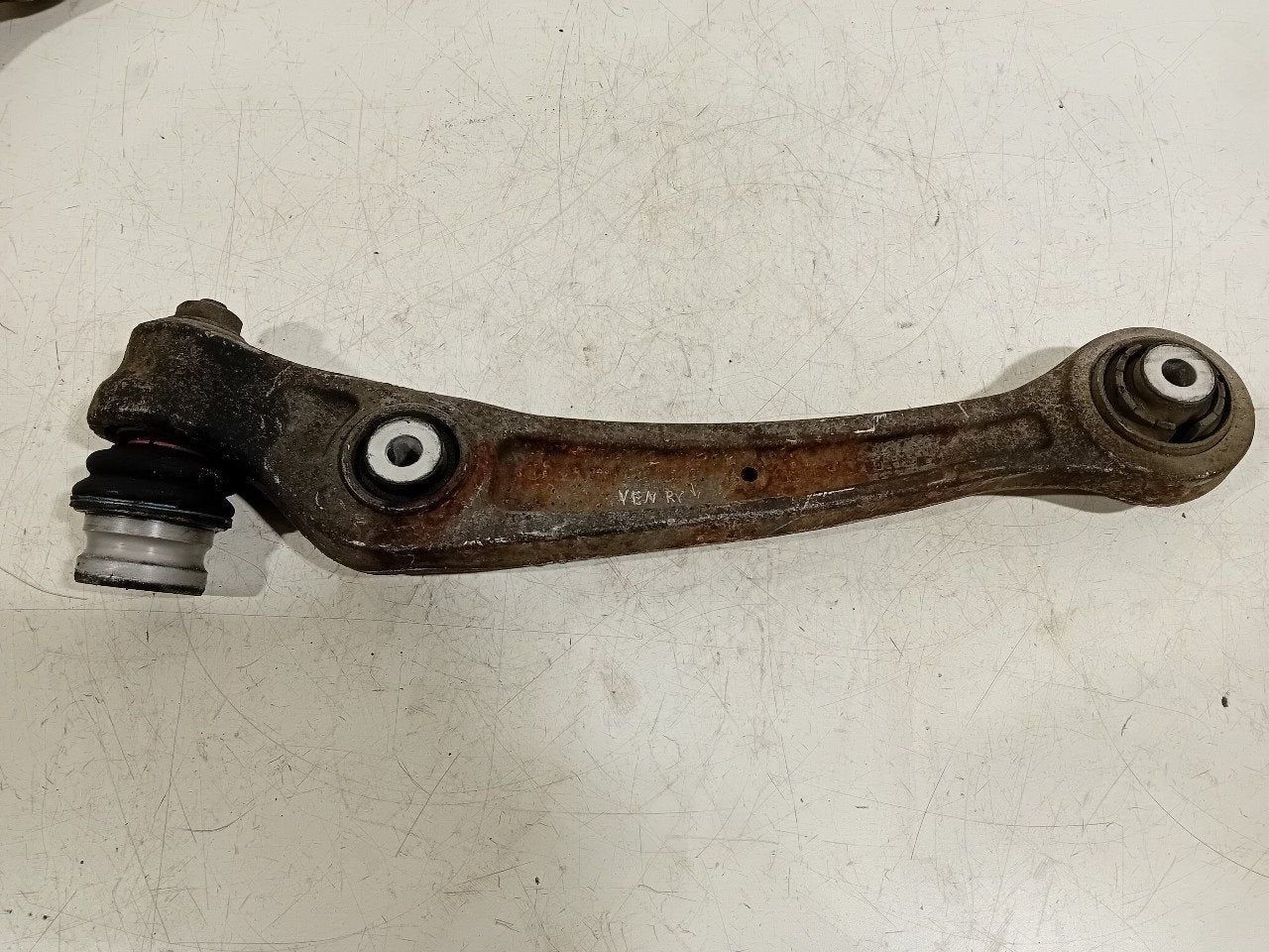 Draagarm rechts voor onder Audi A5, Onderdelen@venauto.nl, Van der Ven Autorecycling B.V., Gebruikt, Ettenseweg 76, 4706 PB Roosendaal, The Netherlands