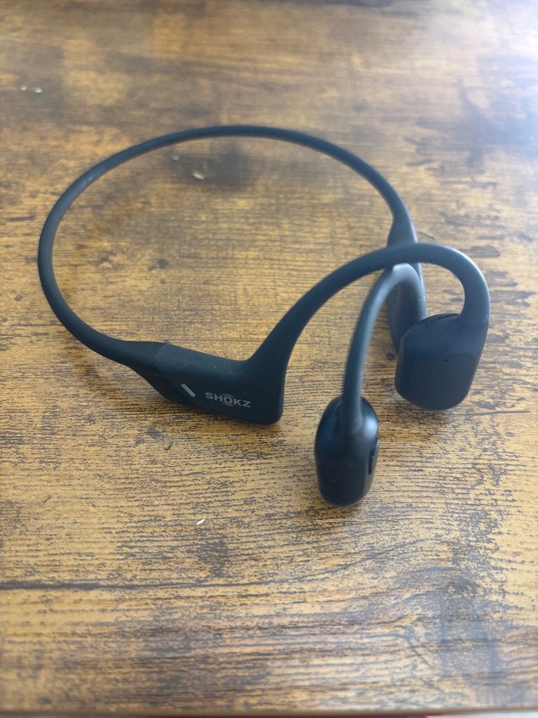 Shokz OpenRun Bone Conduction Koptelefoon – Zwart, Bone conduction, Ophalen of Verzenden, Zo goed als nieuw, Draadloos