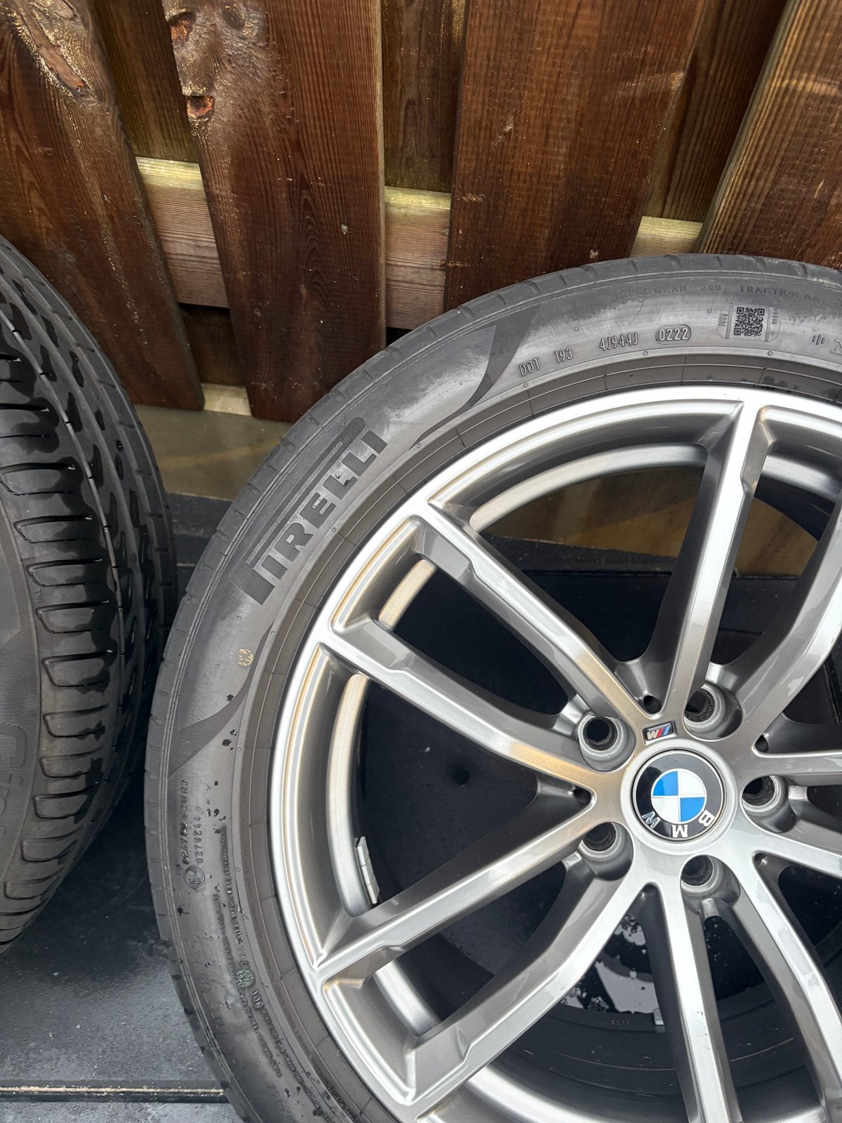 BMW 18 inch velgen met Pirelli zomerbanden (voor en achter), 18 inch, Banden en Velgen, Ophalen of Verzenden, Personenwagen