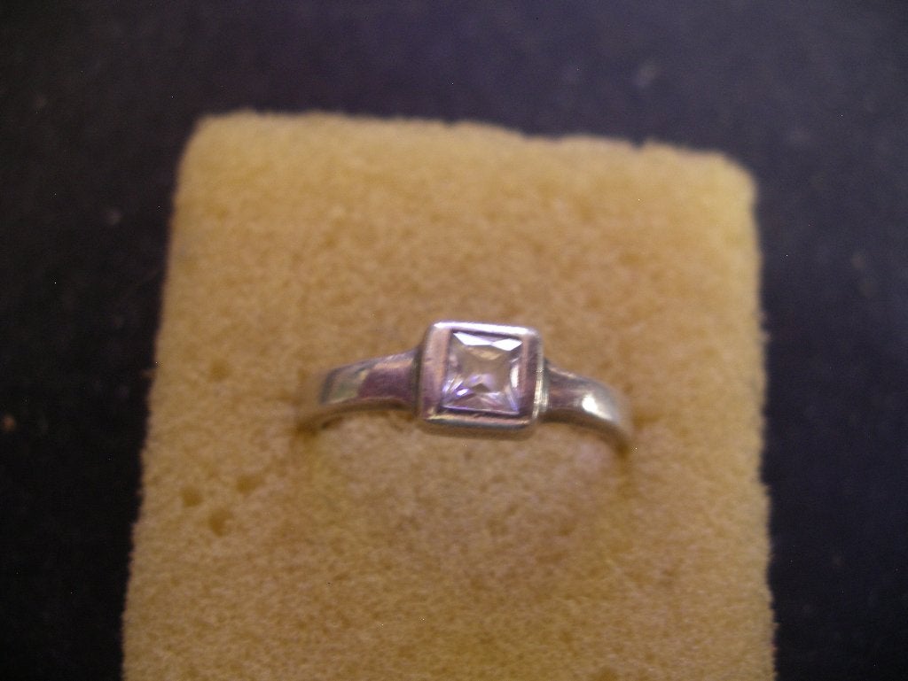 Een mooie Zilveren SIX Ring met facet Zirkonia steentje, Verzenden, Zilver, Ring