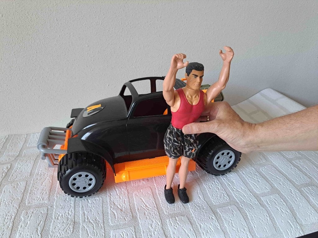 Action man met volkswagen kever VW beetle 48x28x21cm, Ophalen of Verzenden, Nieuw
