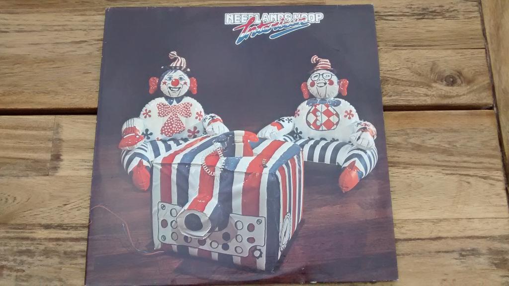 2 LP - Neerlands Hoop - Interieur, Cd's en Dvd's, Vinyl | Nederlandstalig, Zo goed als nieuw, Overige genres, 12 inch, Ophalen of Verzenden