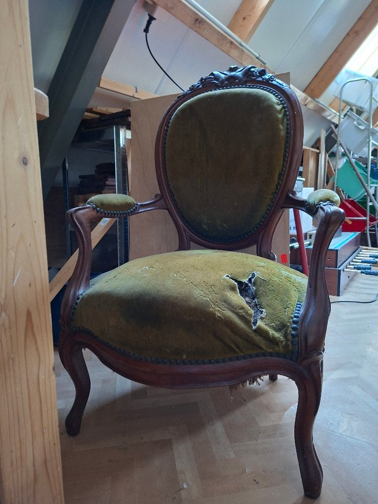 2 antieke fauteuils, opknappers, Ophalen