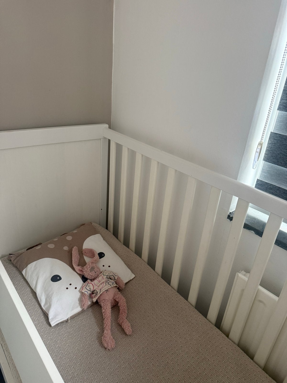 2 x IKEA SUNDVIK babybedje en HEMNES ladekast, Ophalen of Verzenden, Gebruikt, Ledikant