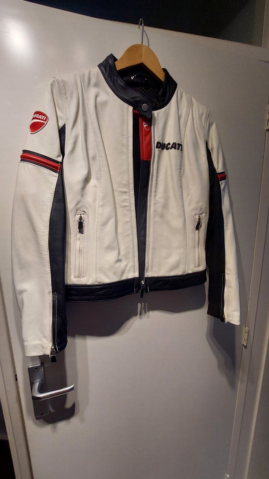 ducati dainese dames motorjack maat 46 dus 40, Motoren, Ophalen of Verzenden, Tweedehands, Dames