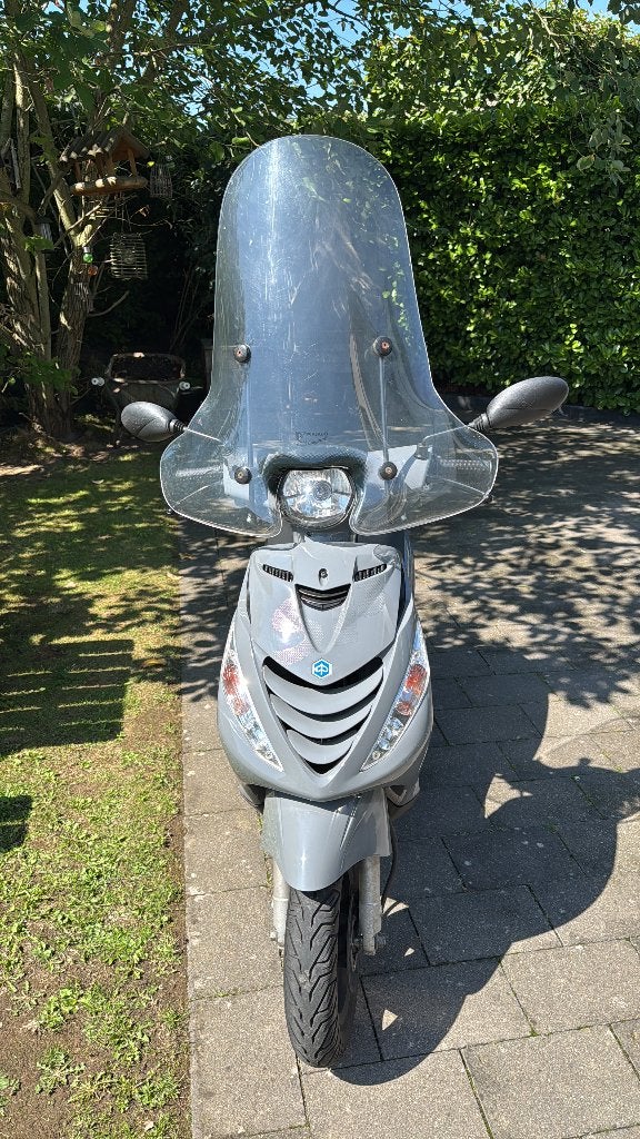 Piaggio zip, Fietsen en Brommers, Ophalen, Zo goed als nieuw, Benzine, Zip