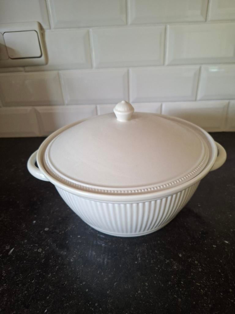 Wedgwood Windsor dekschaal roomwit met 2 handvaten, Huis en Inrichting, Keuken | Servies, Ophalen, Zo goed als nieuw, Aardewerk
