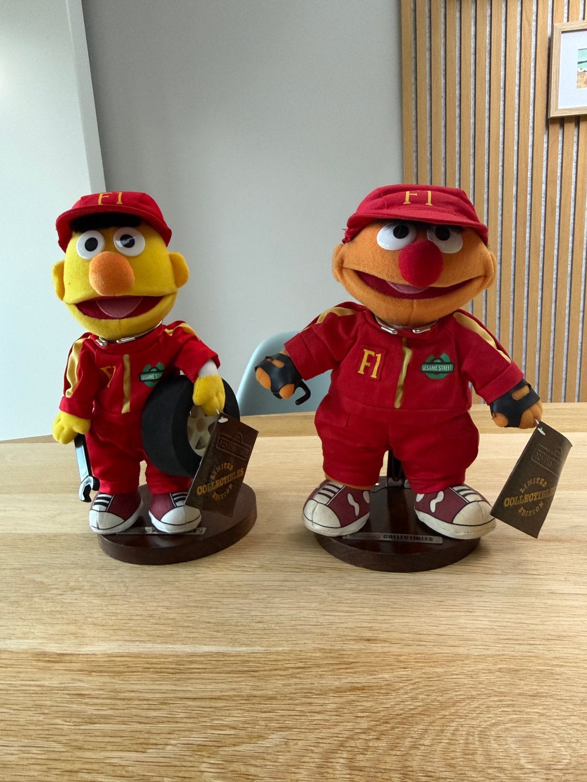 Sesamstraat F1 Formula 1 Bert & Ernie Igel Junior Toys, Verzamelen, Ophalen of Verzenden, Zo goed als nieuw