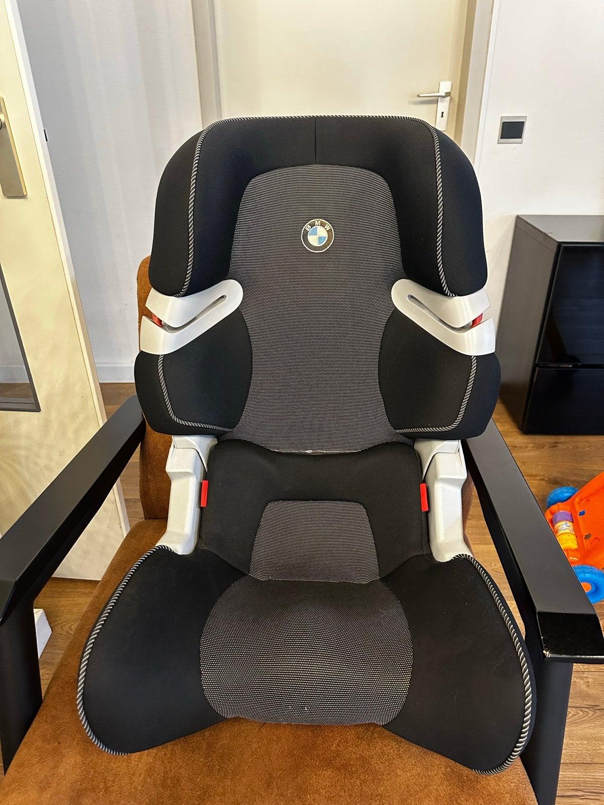 Nette BMW kinderstoel met Isofix en verstelbare rugleuning, Kinderen en Baby's, Overige merken, Gebruikt, 15 t/m 36 kg, Verstelbare rugleuning