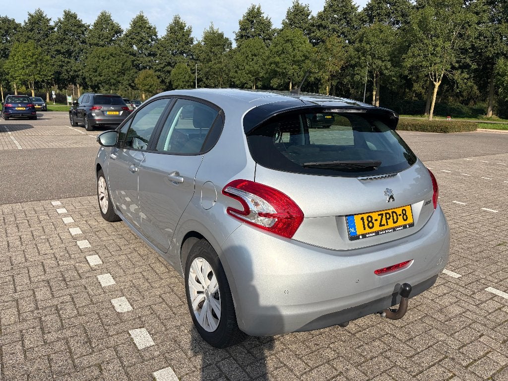 Foto 6 van Peugeot 208 1.2 VTi 82PK 5D 2013 - Grijs / Zilver