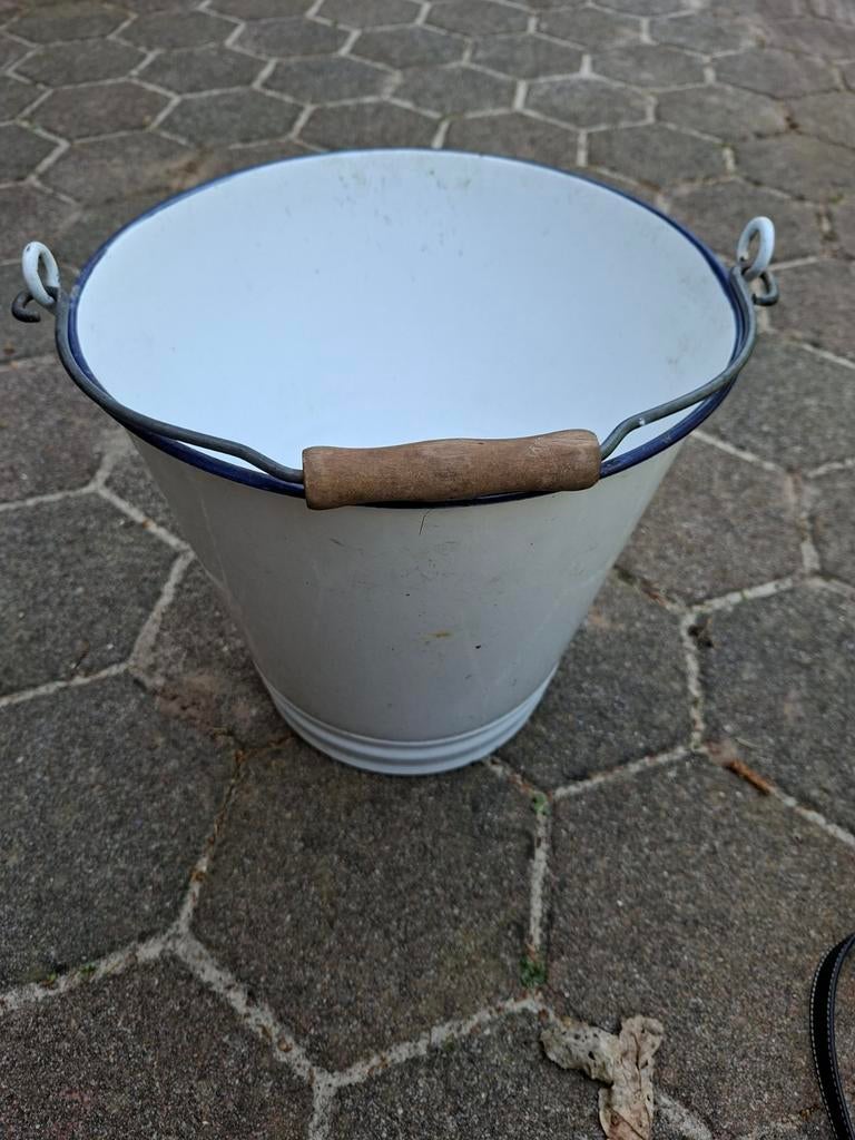 Vintage witte emaille emmer met houten handvat, Ophalen