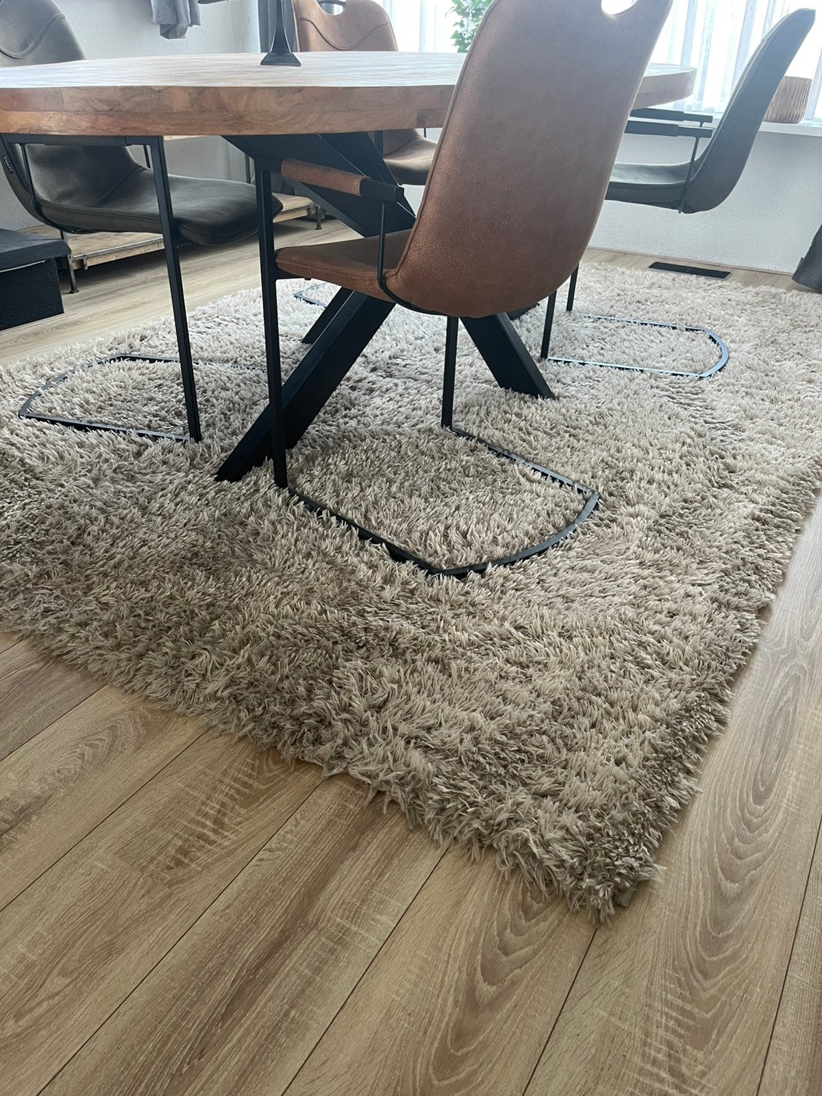 Hoogpolig vloerkleed 200x290, Huis en Inrichting, Stoffering | Tapijten en Kleden, Ophalen, Beige, 200 cm of meer, Zo goed als nieuw