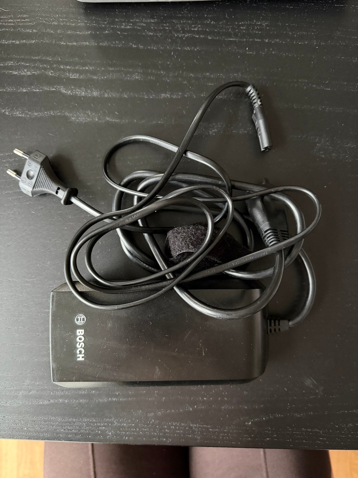 Bosch eBike Battery Charger 36-2/100-240, Fietsen en Brommers, Zo goed als nieuw