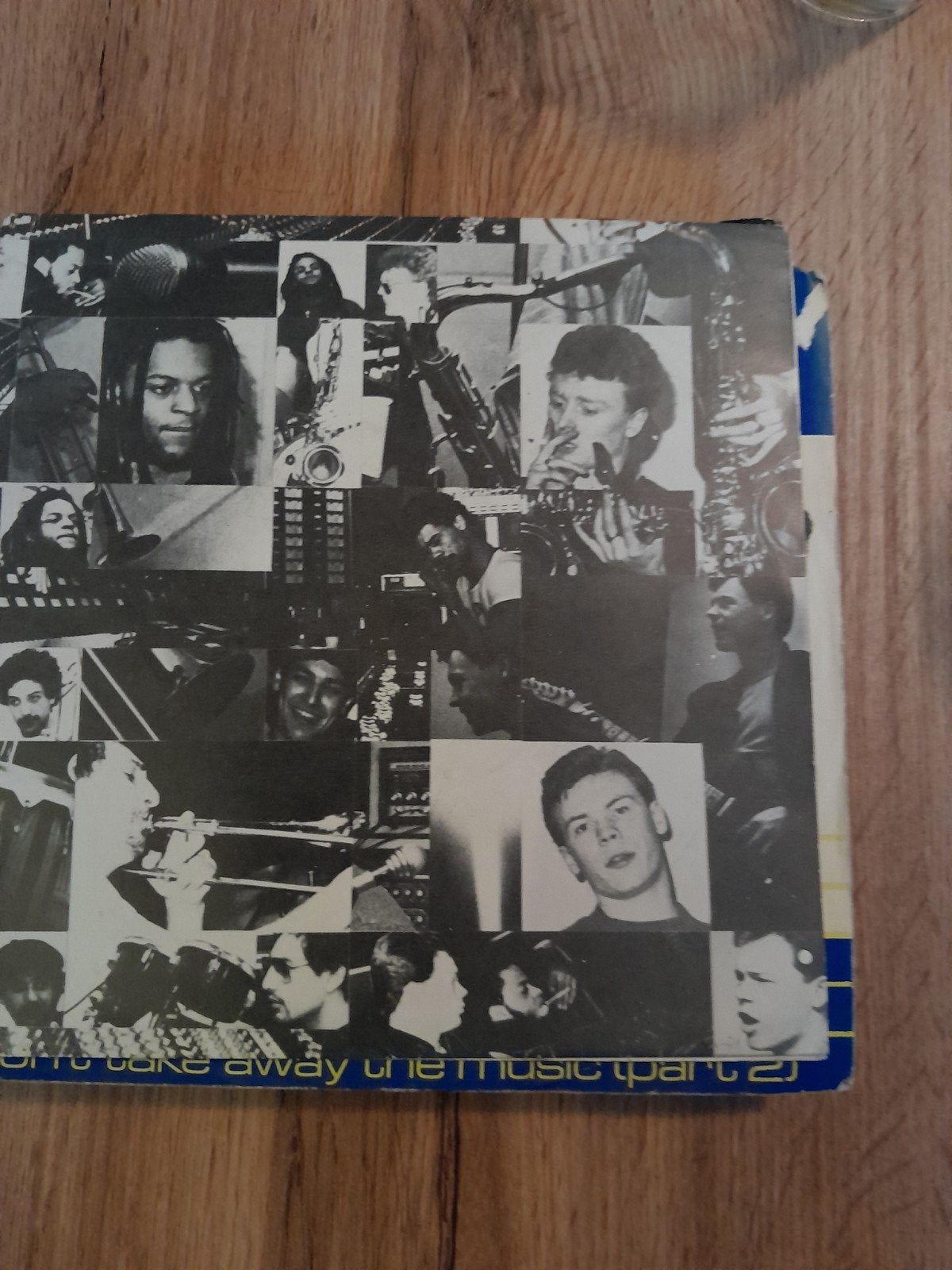 UB40 7 inch don t walk on the grass, Ophalen of Verzenden, Zo goed als nieuw, Pop