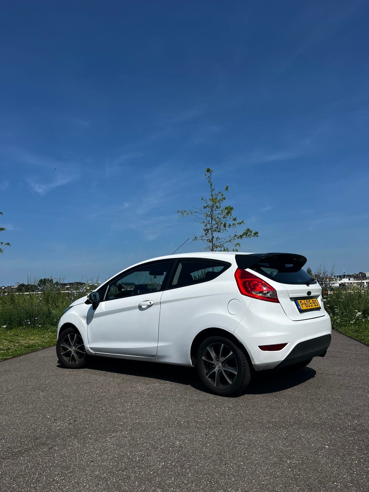 Ford Fiësta 1.25 60KW 3DR 2009 Wit, Auto's, Ford, Voorwielaandrijving, Stof, 600 kg, 4 cilinders