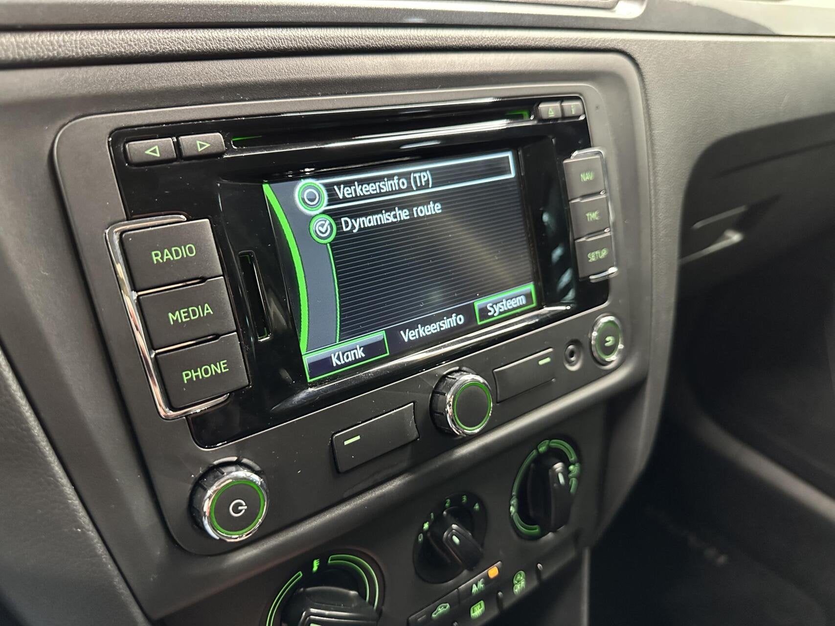 Foto 42 van Skoda Rapid 1.2 TSI Greentech Active AIRCO NAVI CRUISE LM 71