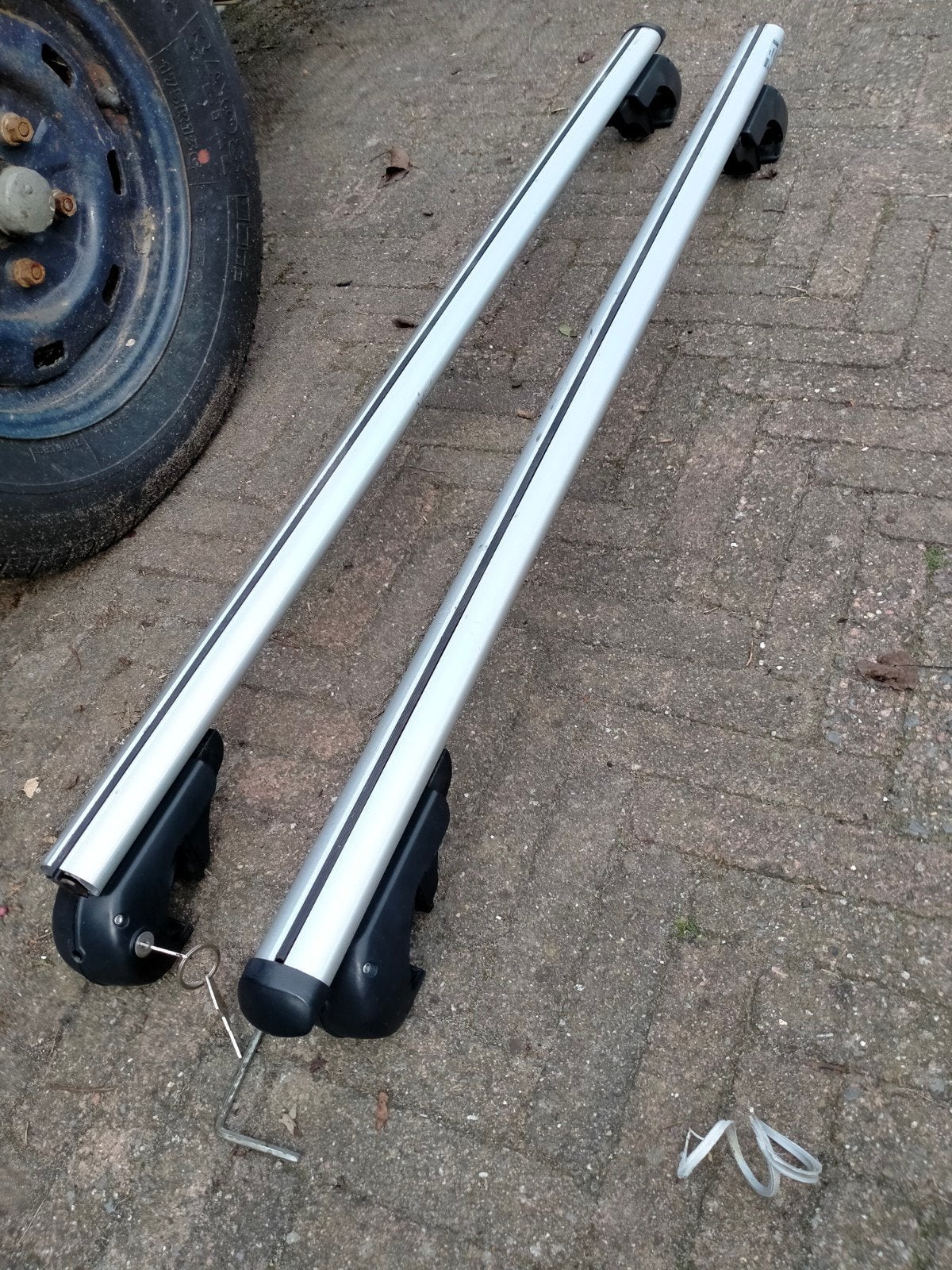 Menabo Brio dakdragers voor Volvo V70 (met sleutels), Ophalen