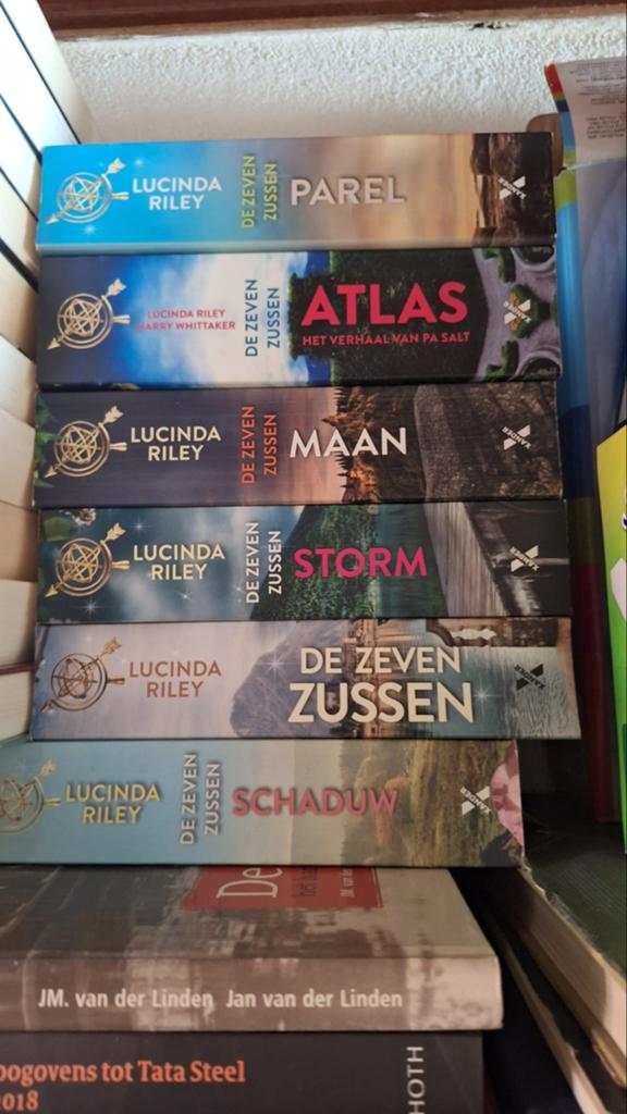 De Zeven Zussen serie - Deel 1 t/m 5 en deel 7 (6 boeken), Ophalen of Verzenden, Gelezen