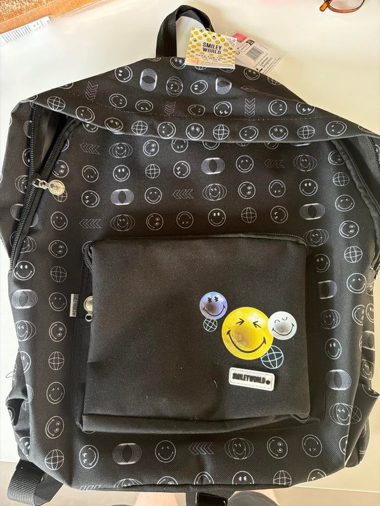 Nieuwe Smiley World Rugzak - Zwart met Emoticons, Overige merken, Nieuw, Ophalen of Verzenden, Minder dan 25 cm