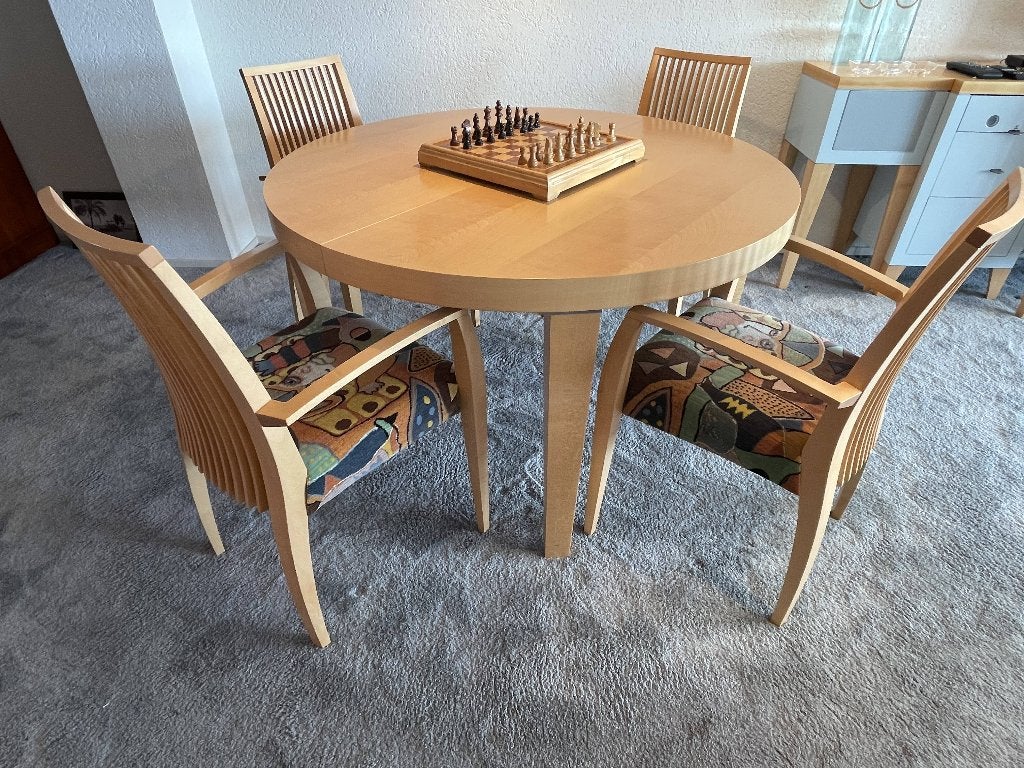 Design Eetkamerset eethoek ronde tafel + 4 stoelen Corneille, Huis en Inrichting, Ophalen of Verzenden, Zo goed als nieuw, 4 tot 6 stoelen