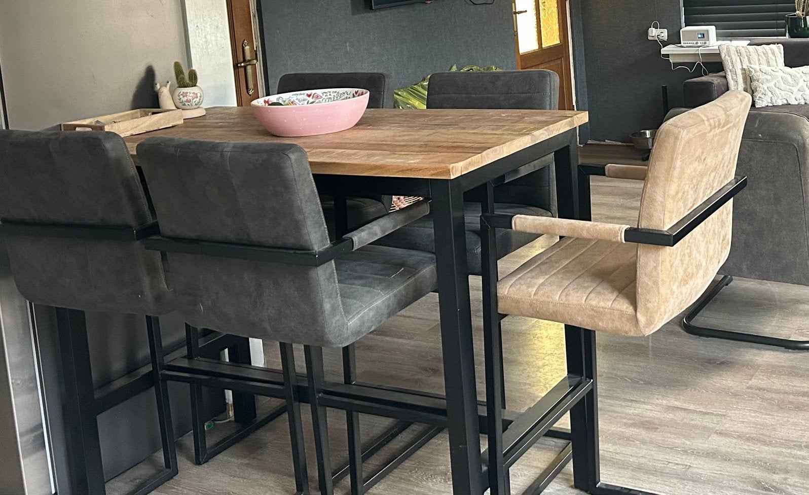 Mangohouten eettafel/bartafel + stoelen, Ophalen, Zo goed als nieuw, Industriëel, 4 tot 6 stoelen