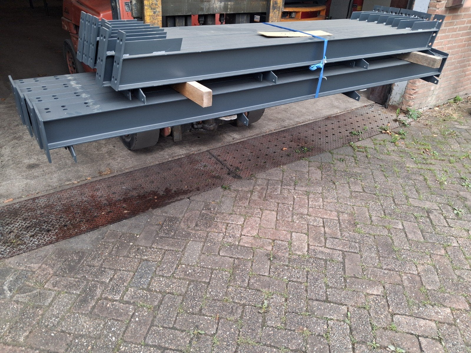 Loods Spanten Stal 5m breed op 9m Vergunnings vrij !