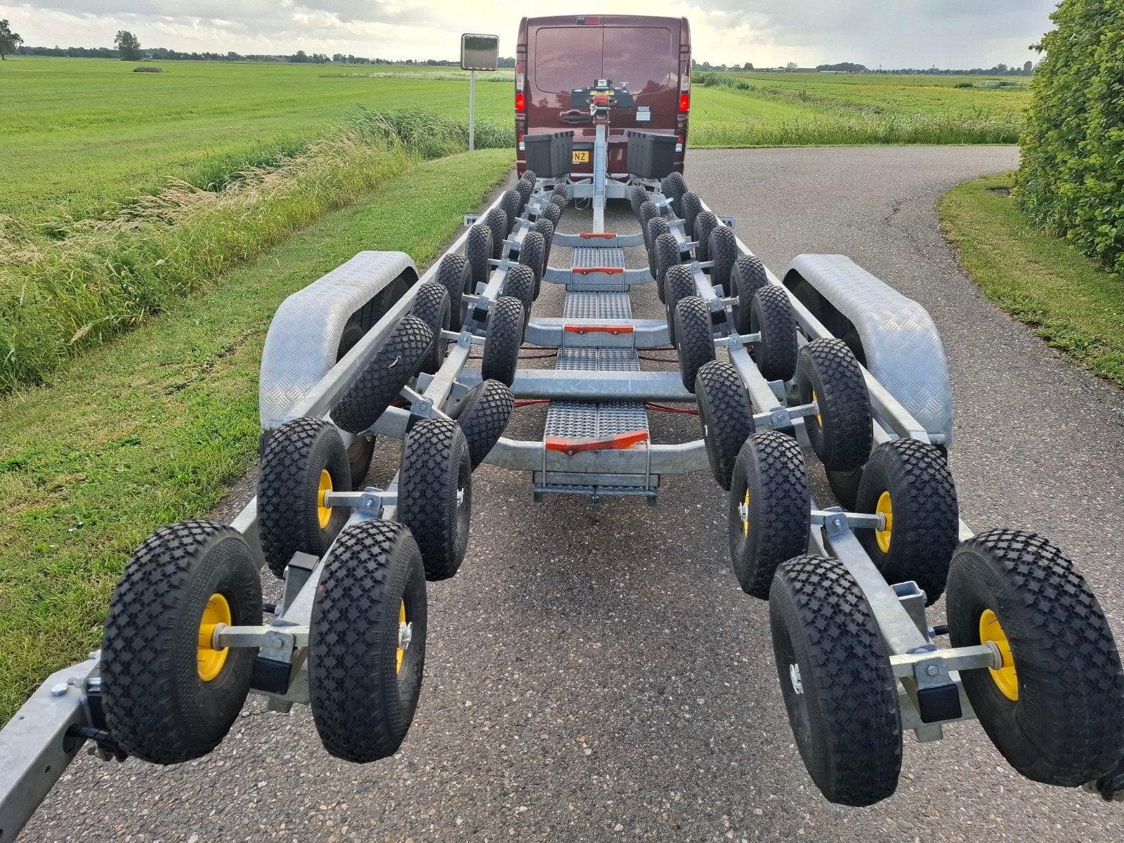 Grote PEGA R-Liner 2700kg Elektrische lier  afstandbediening, Dubbelassig (tandemas), 6 tot 9 meter, Pega, Ophalen of Verzenden
