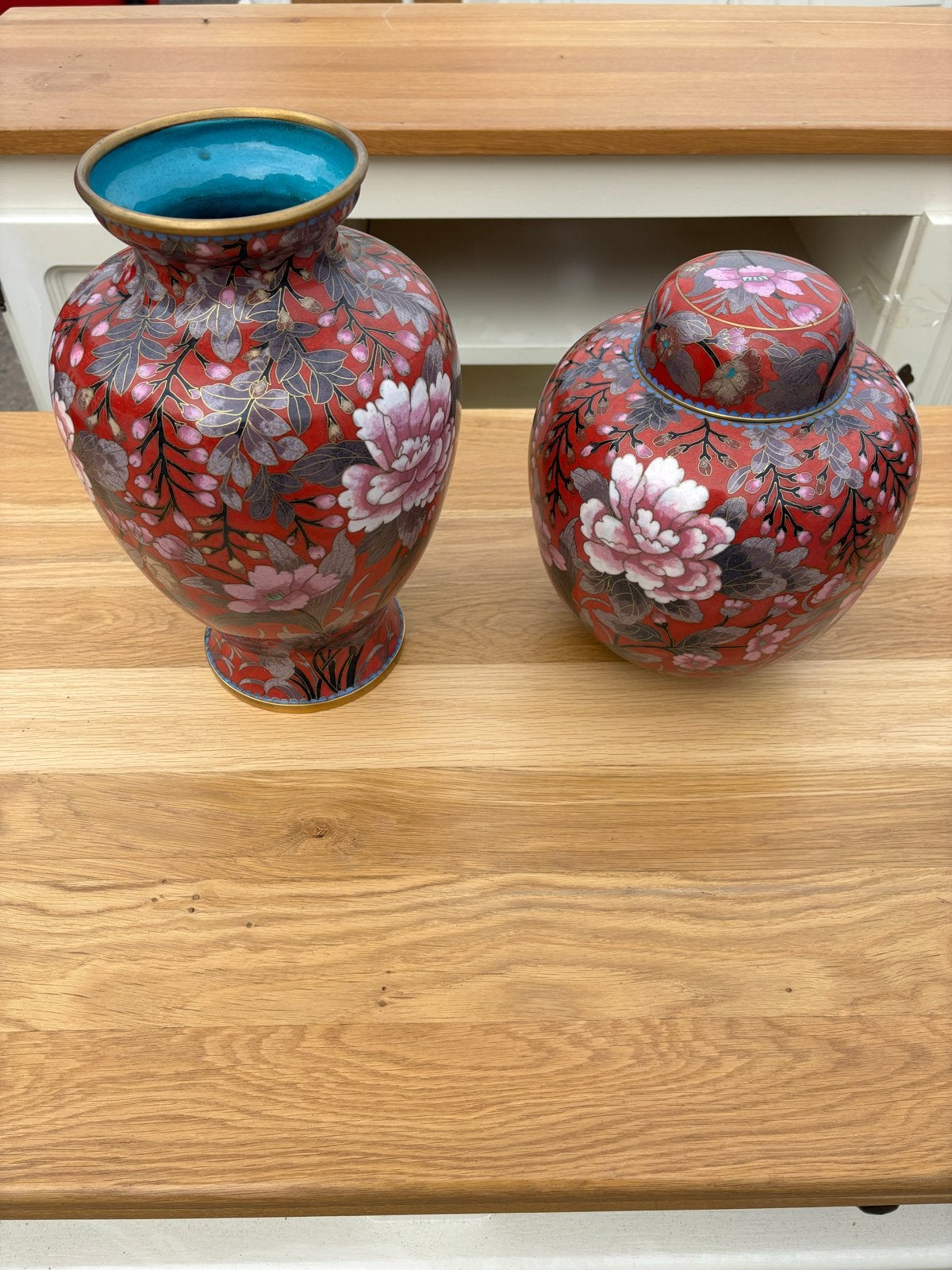 Grote Chinese cloisonné vaas en dekselpot - Rood bloemmotief, Ophalen of Verzenden