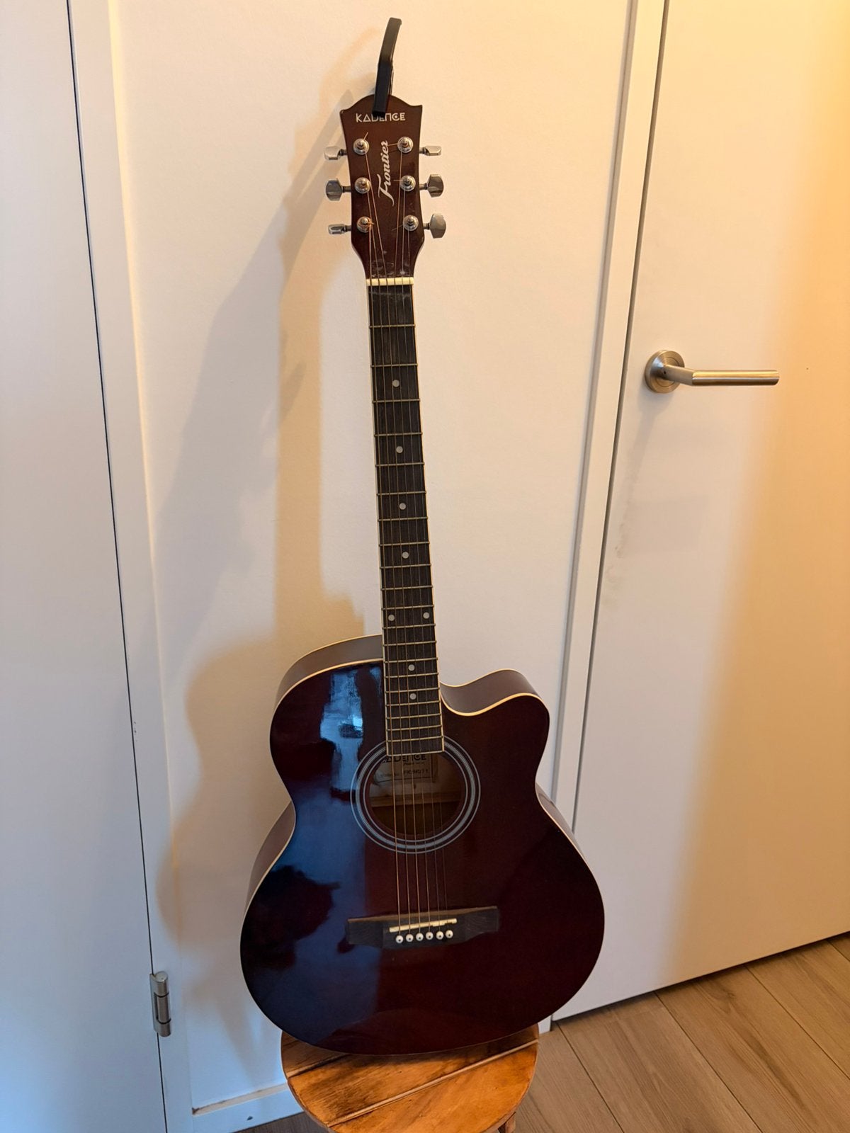 Excellent Kadence Acoustic Guitar + Tuner + Pick, Muziek en Instrumenten, Snaarinstrumenten | Gitaren | Akoestisch, Zo goed als nieuw