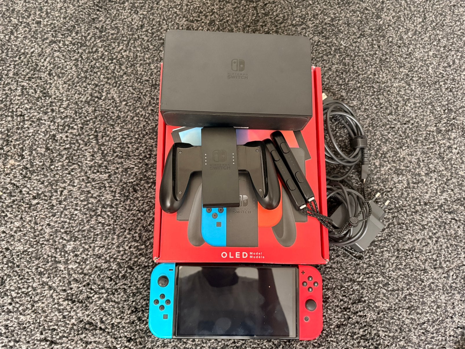 Nintendo Switch OLED extra accesories en games, Switch OLED, Met 2 controllers, Ophalen of Verzenden, Gebruikt