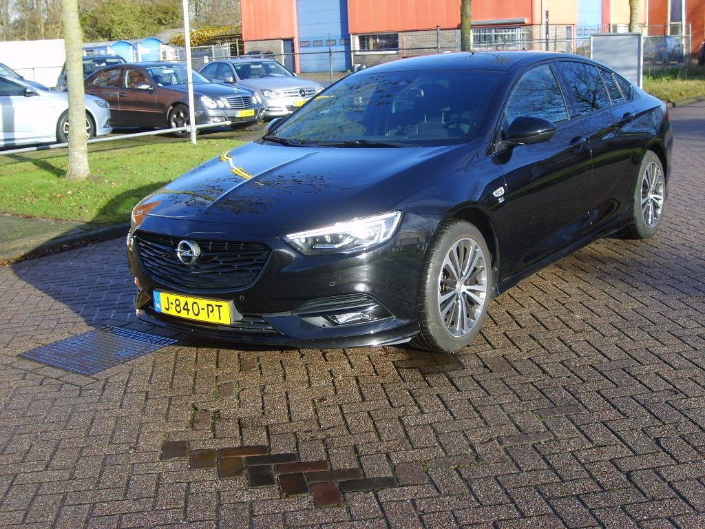 Opel Insignia Grand Sport 1.5 Turbo Exclusive Automaat O P C, Auto's, 12 maanden, Gebruikt, 4 cilinders, Zwart