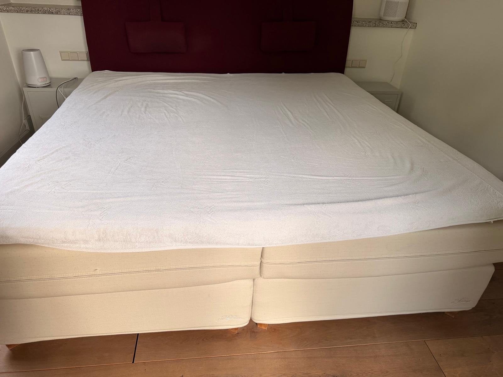 Jensen Supreme 210x210 cm – Royale Boxspring met Hoofdbord, Ophalen, Zo goed als nieuw, Tweepersoons
